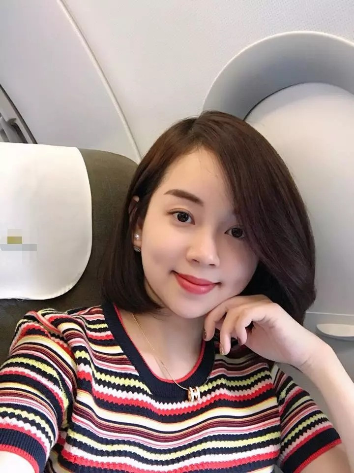 Khi đó, nàng hot girl hào hứng viết: "Năm nay nhà mình có thêm quân số nên bố mẹ dành tặng bạn này cho 2 anh em. Mong cả nhà mình sẽ có thật nhiều cuộc hành trình tươi đẹp với bạn mới này nha".