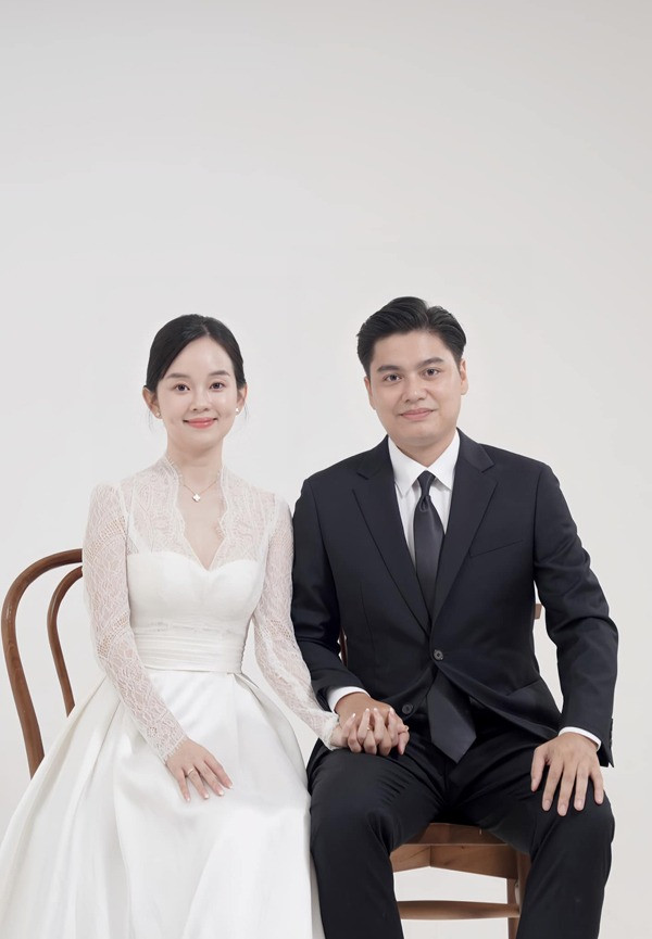 Kèm theo bài đăng, Ly Kute đã khoe loạt hình về căn hộ mới hoàn thiện. Ai cũng phải xuýt xoa về độ hoành tráng của bất động sản.