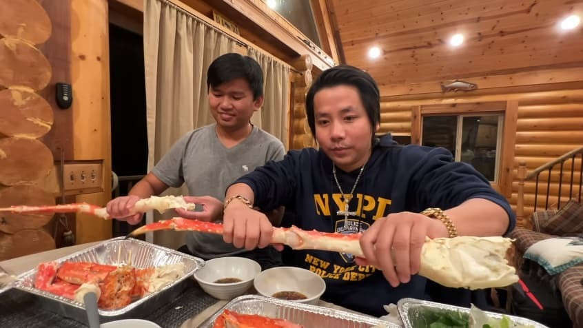 Sự thay đổi về nhan sắc và ngoại hình của Khoa Pug thông qua những hình ảnh quá khứ - hiện tại khiến nhiều người ngỡ ngàng.