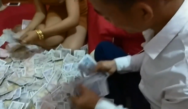 Tuy vậy, chàng rể cũng có lý lẽ của riêng mình vì mẹ là người sinh ra và nuôi anh từ nhỏ nên việc nghe lời mẹ cũng là điều hiển nhiên. Ảnh minh hoạ.