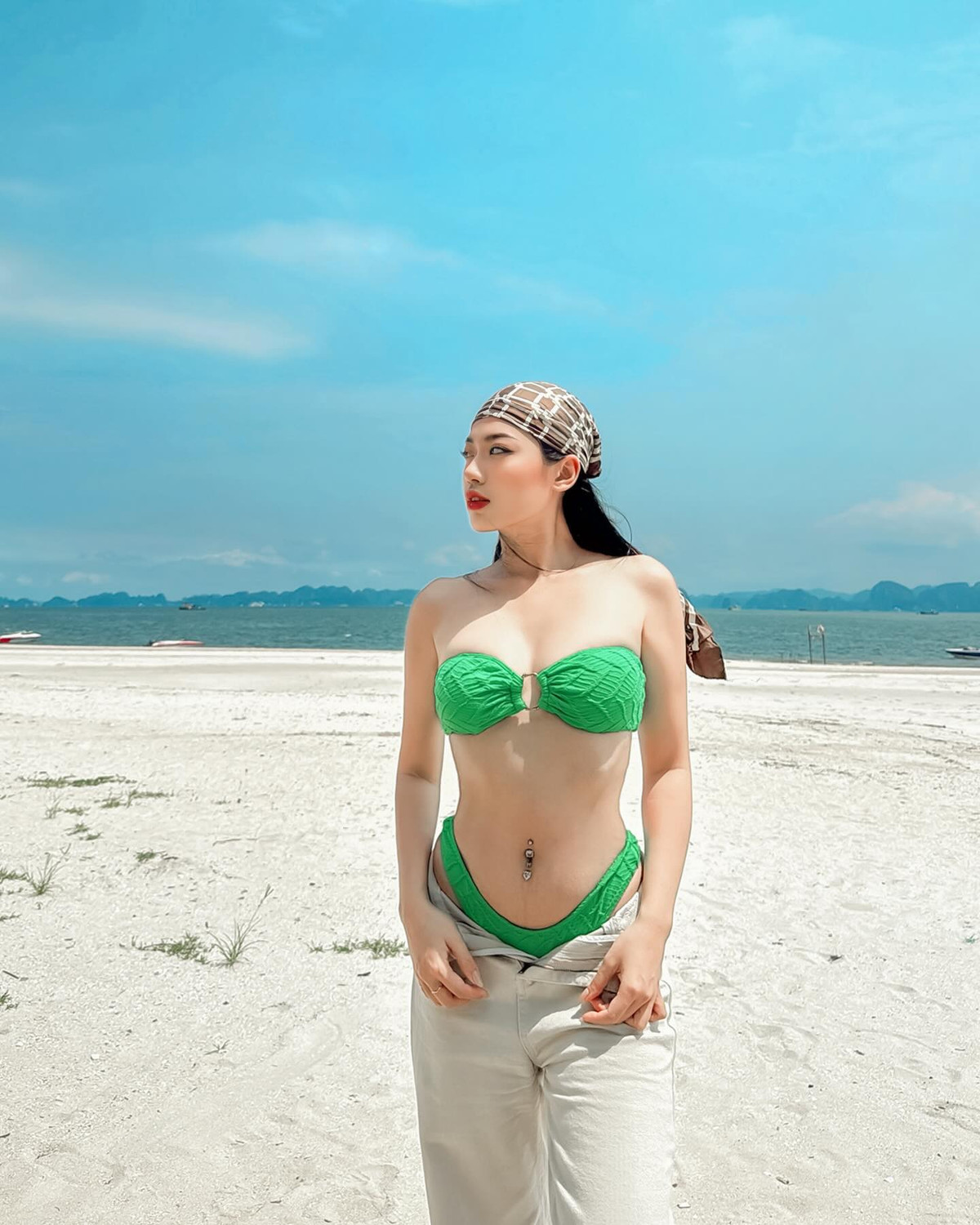 Bên cạnh việc tập luyện, Hoàng Yến cũng rất chú trọng đến chế độ dinh dưỡng. Cô áp dụng chế độ ăn ít tinh bột, nhiều thực phẩm giàu protein và chất xơ để duy trì cơ bắp.