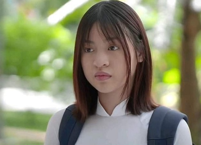 Tham gia một MV ca nhạc, Thanh Tâm bị cư dân mạng chê bai gương mặt mũm mĩm. Người đẹp từng chia sẻ cô cao 1m70 với đôi chân dài 1m13.