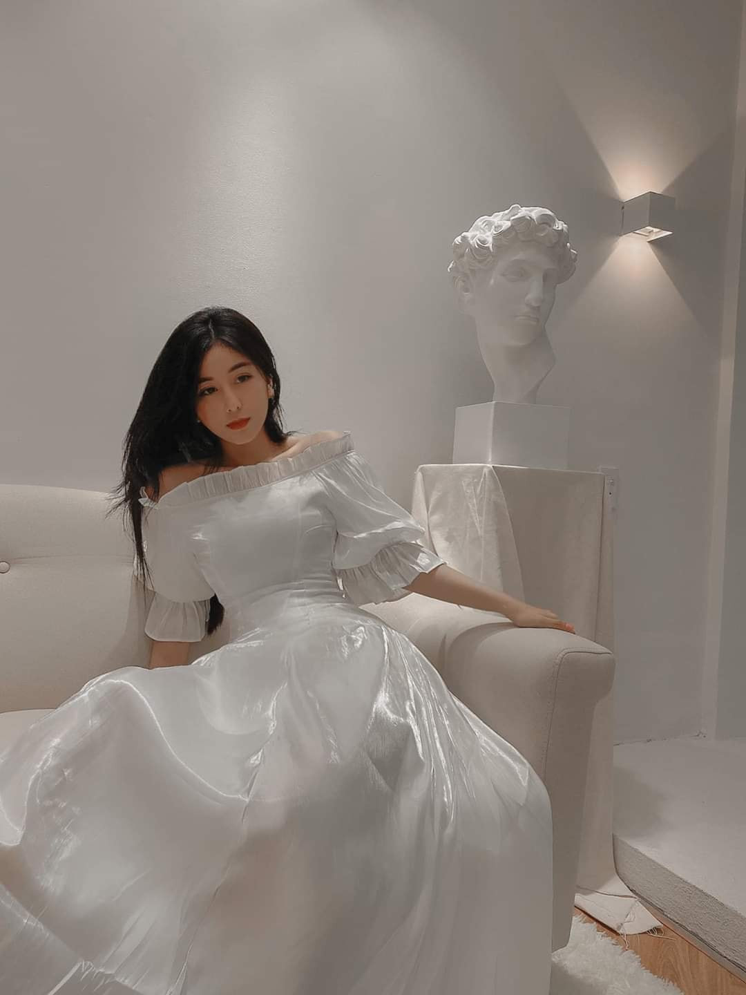 Chứng kiến màn "khẩu chiến" quá quyết liệt, cuối cùng, Võ Ngọc Trân phải ra mặt kết thúc sự việc.