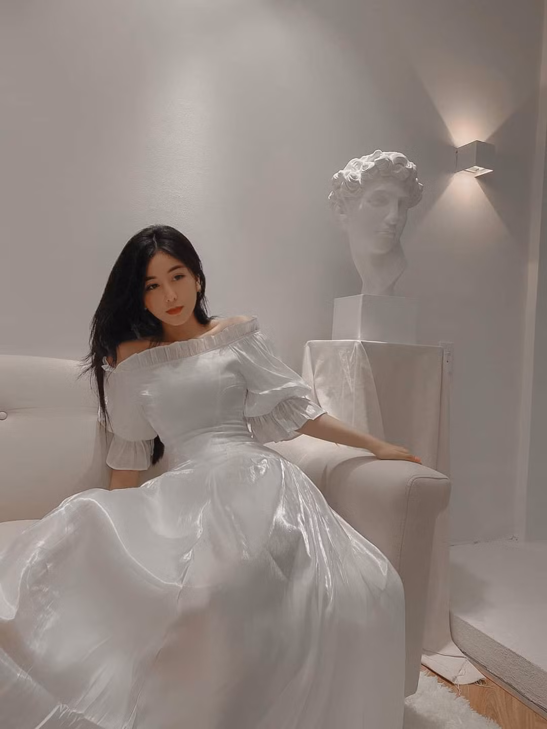 Chứng kiến màn "khẩu chiến" quá quyết liệt, cuối cùng, Võ Ngọc Trân phải ra mặt kết thúc sự việc.