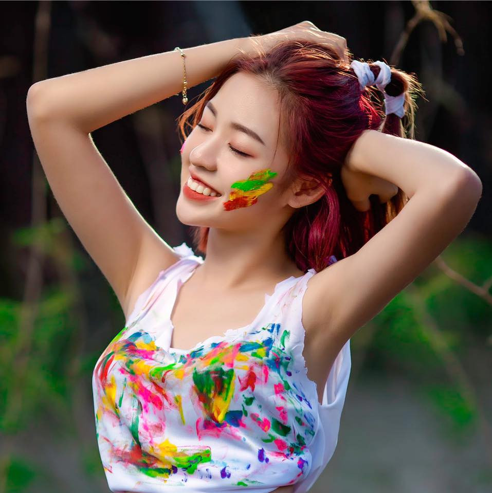 Mới đây, hot girl "trứng rán" Trần Thanh Tâm cũng gây chú ý khi tiết lộ thu nhập của mình từ TikTok. Cô nàng hiện đang có 3,7 triệu người theo dõi trên TikTok và con số này ở Instagram là 347.000 follows.