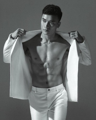 Nhờ việc kiếm tiền tốt mà Bùi Tiến Dũng đã có nhà, xe và cuộc sống sung túc đáng mơ ước.