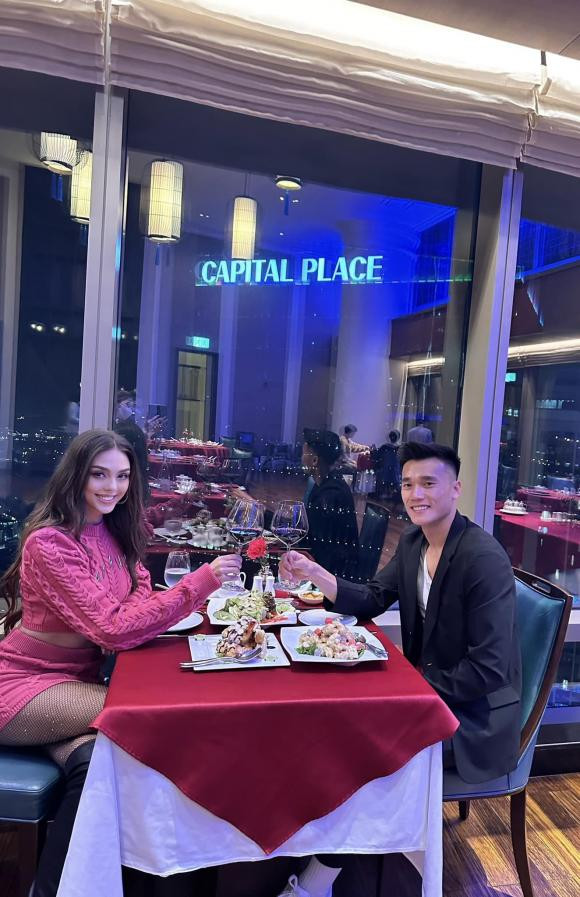 Cựu thủ môn U23 Việt Nam thậm chí còn được mời tham gia một vài sự kiện showbiz.