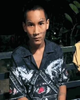 Theo trang Khaosod của Thái Lan, thiếu niên 16 tuổi đến từ tỉnh Buriram này đã chi 500 baht (khoảng 346.000 đồng) để xăm hình theo lời rủ rê của bạn bè khi mới 14 tuổi.