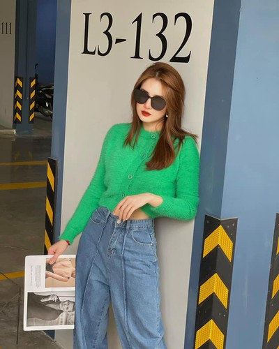 Sau cuộc hôn nhân không trọn vẹn, Khánh Chi bày tỏ quan điểm của bản thân: “Thời buổi này chỉ cần biết tài khoản nhảy bao nhiêu số. Chứ cần gì biết mình đứng thứ mấy trong tim ai”.