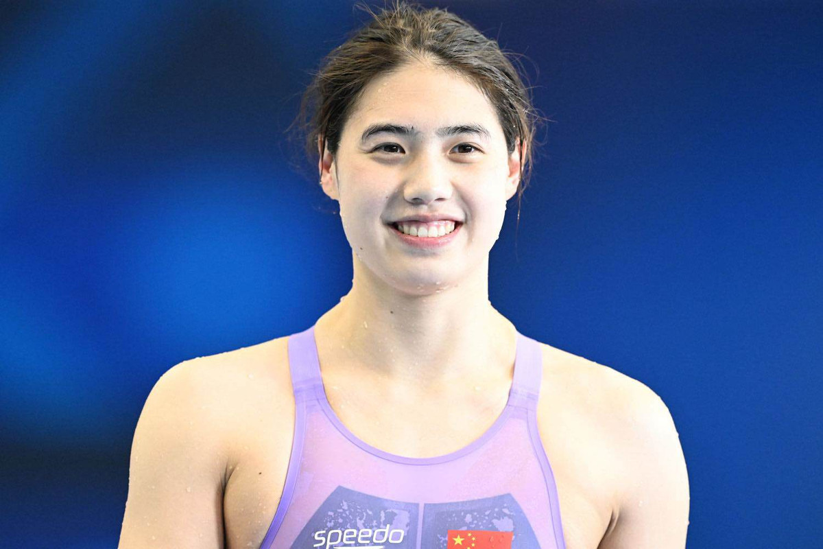 Ngoài ra, trong phần thi đồng đội, Vũ Phi có 2 lần được nhận HCV ở cự ly 4x100 m tự do tiếp sức và 4x100 m hỗn hợp nam nữ tiếp sức. Ở nội dung tự do tiếp sức, tuyển Trung Quốc tiếp tục phá kỷ lục Asiad.