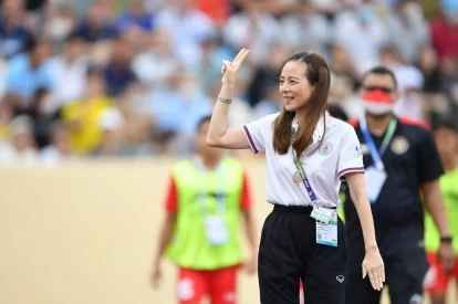 Lý do Madam Pang được fan bóng đá quan tâm là bà phát biểu rằng: Thua là thua, không có lời nào bào chữa. Sự sòng phẳng và không lòng vòng tìm lý do cho thất bại của Madam Pang được đông đảo fan bóng đá Việt Nam ủng hộ.