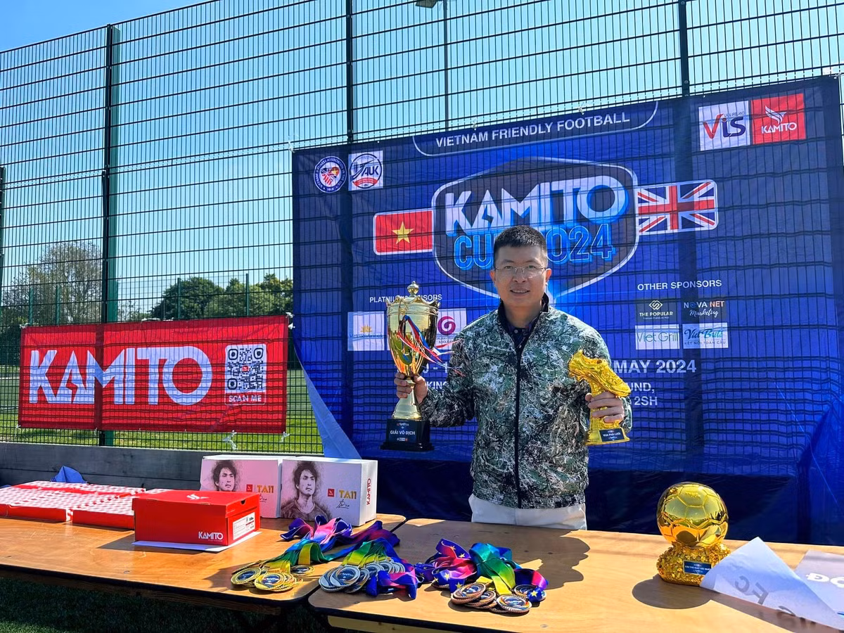 Soi dong giai bong da cong dong lon nhat cua nguoi Viet tai Anh-Hinh-2