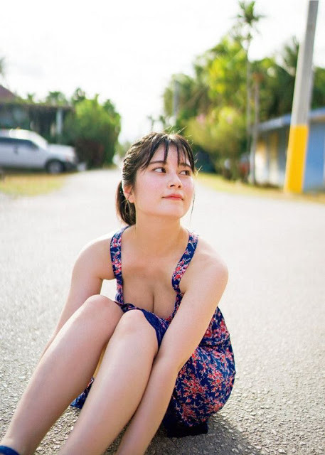 Sự đối lập của Sakuako nằm ở gương mặt ngây thơ và thân hình nóng bỏng của mình.