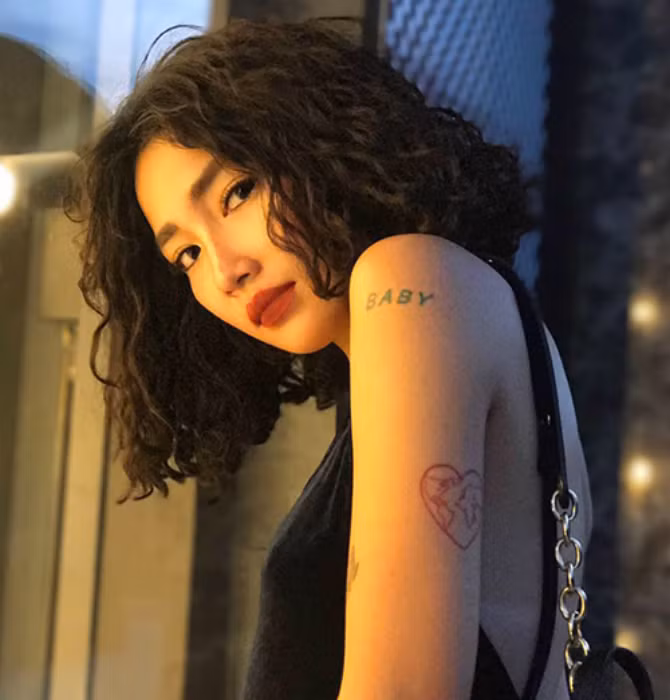 Louis Hà cũng đùa rằng mình đi lạc vào chương trình và tự nhận bản thân giống như "thanh tra dự giờ".