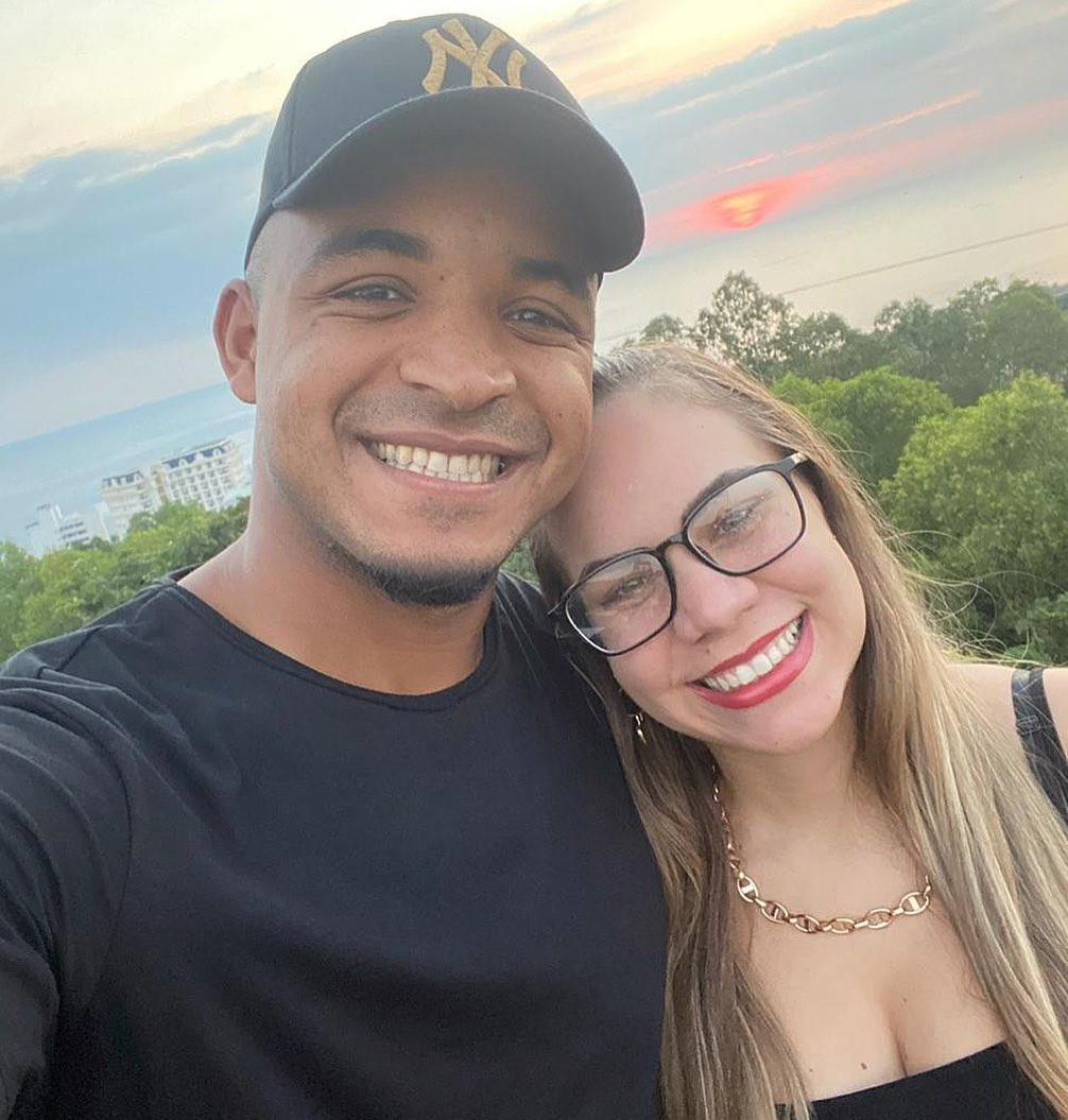 Nguyễn Xuân Son từng nhiều lần chia sẻ về vợ bằng những lời đầy trân quý trên trang cá nhân: