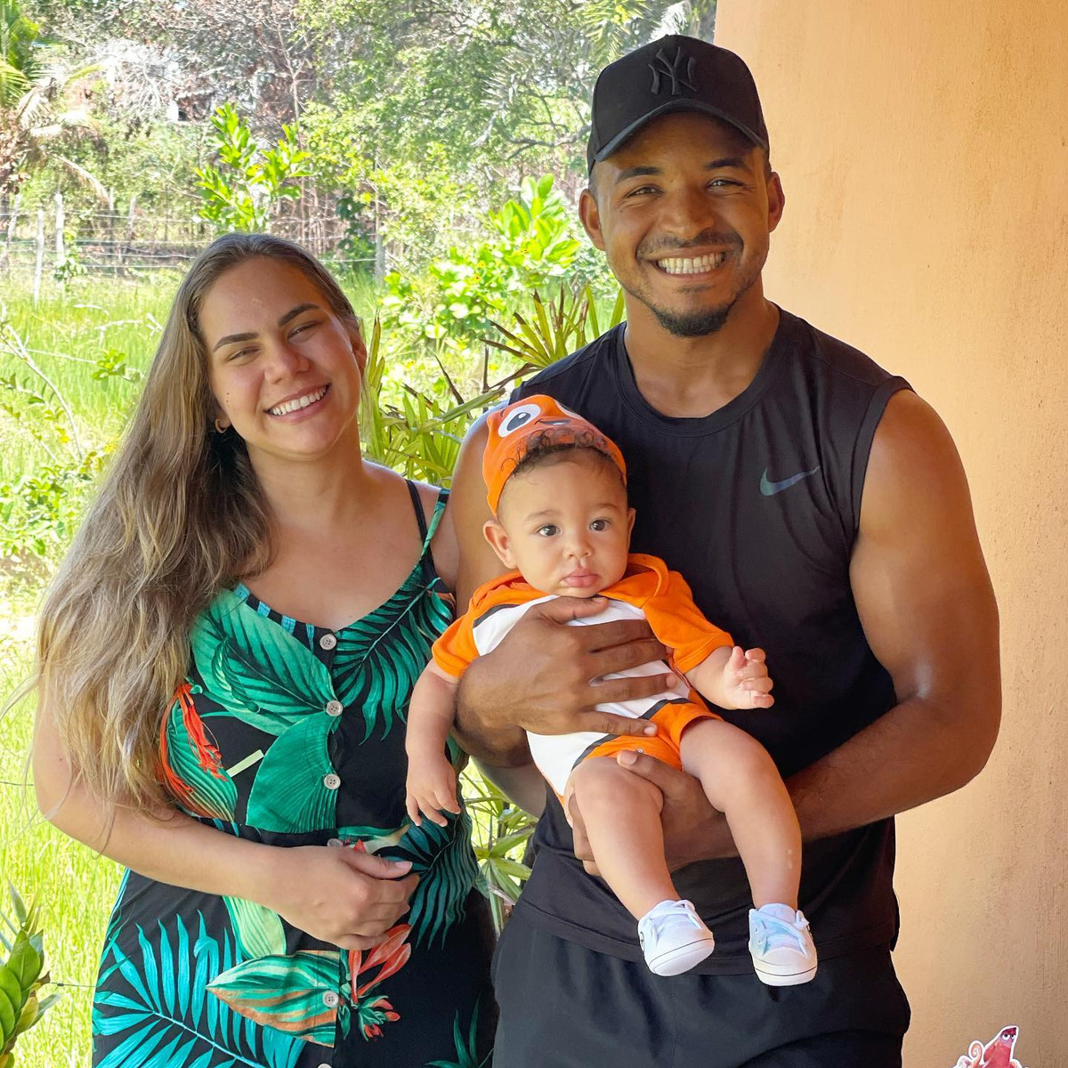 Marcele Seippel luôn hết lòng ủng hộ chồng theo đuổi sự nghiệp "quần đùi, áo số", thậm chí sẵn sàng rời quê hương để sang Việt Nam sinh sống cùng anh và các con.