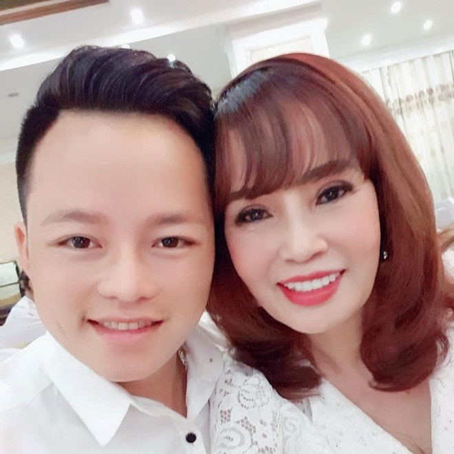 Thời điểm làm ăn “phất”, vợ chồng cô thu nhập hàng trăm triệu đồng/tháng. Thế nhưng, những năm gần đây kinh tế khó khăn, công việc buôn bán của vợ chồng cô bị ảnh hưởng.