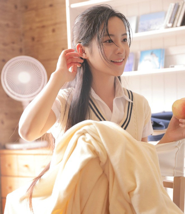 Có lẽ cũng bởi vì sở hữu nhan sắc quá xinh đẹp, thế nên Tôn Khả An cũng từng vướng phải các tin đồn về đụng chạm dao kéo, phẫu thuật thẩm mỹ nhưng tới nay, những thông tin trên vẫn chỉ ở dạng tin đồn.