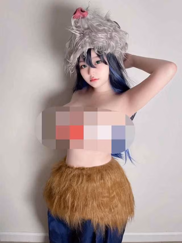 Hình ảnh của cosplay này của Saizneko nhanh chóng lan truyền trên các diễn đàn và mạng xã hội, thu hút một lượng lớn fan nam.