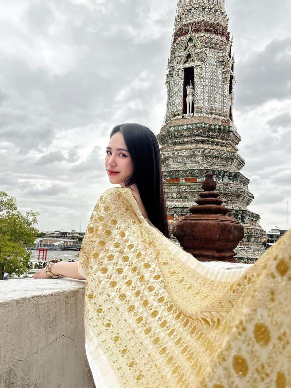 Lần gần đây nhất, Joyce Phạm tiếp tục khiến dân tình tò mò khi đăng tải loạt ảnh tham dự một sự kiện lớn tại TP HCM, với dòng trạng thái: "Một sự thay đổi nhẹ".