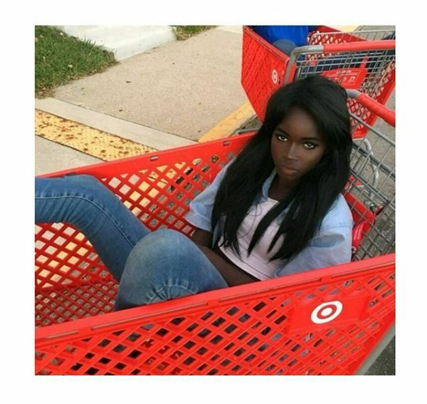 Chuil từng chia sẻ khi nhận phải những lời kì thị làn da của mình rằng: "Tôi nói với những bạn da màu rằng họ không cần phải thấy ngại ngùng vì ngoại hình của mình".