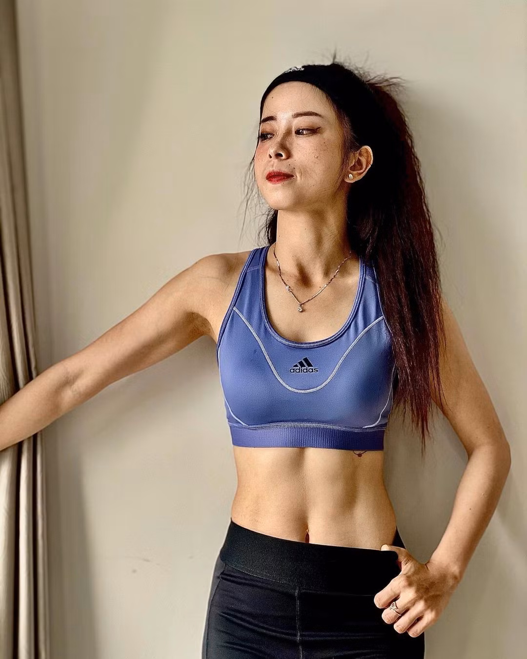 Châu Tuyết Vân (sinh năm 1990) được mệnh danh là "hot girl Taekwondo" khi có vẻ ngoài xinh đẹp cùng thành tích thi đấu ấn tượng.