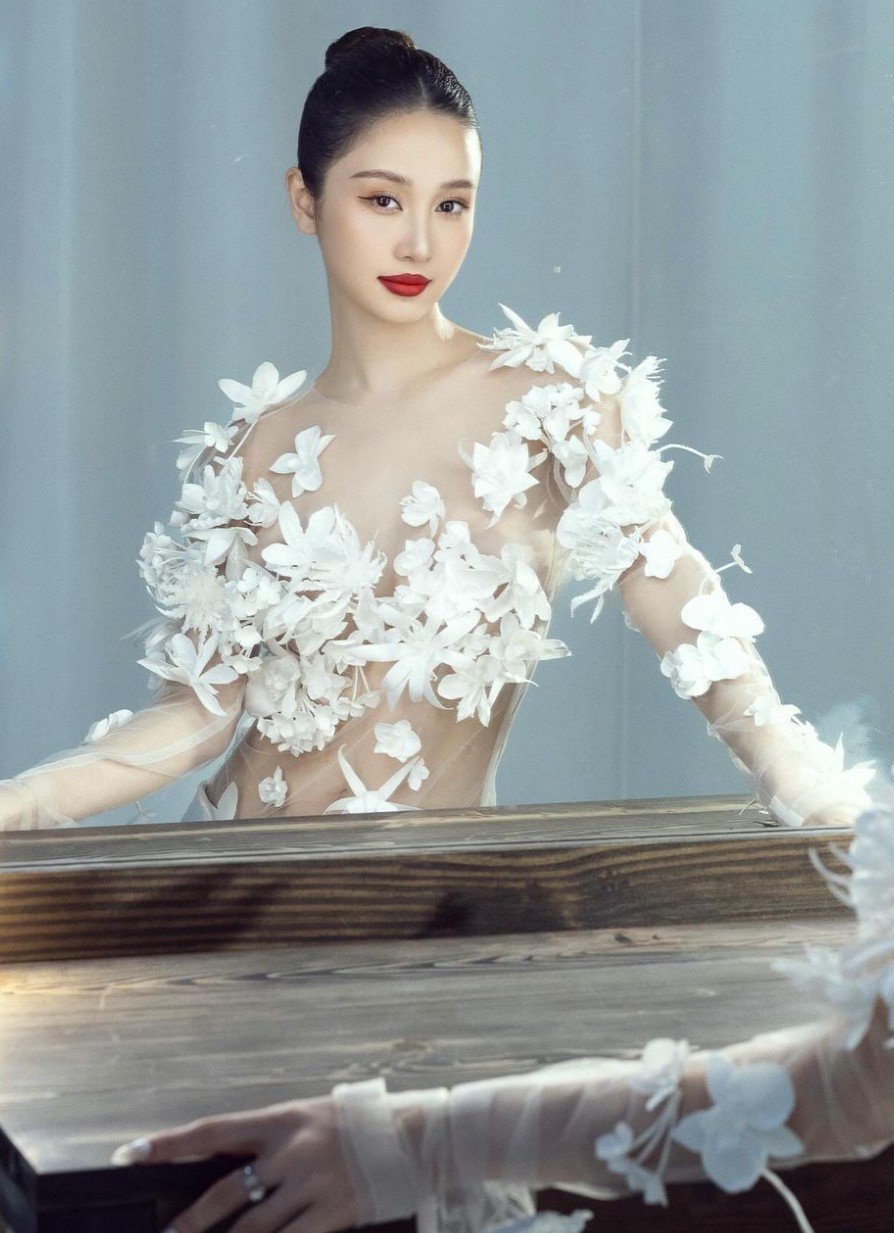 Dù rằng sau đó có nhiều ý kiến trái chiều nhưng đến thời điểm hiện tại, công chúng đã dành cái nhìn thiện cảm hơn cho hot girl lai này.