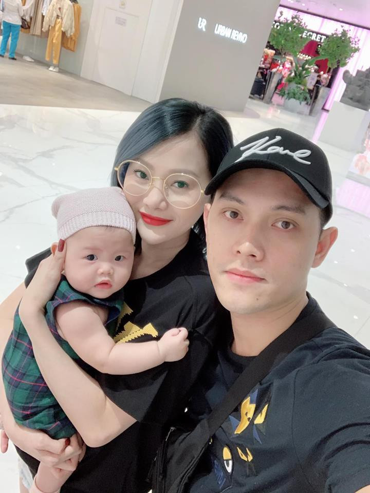 Ngày 30/12/2016, gái xinh Thảo Ngọc kết hôn với Lê Đăng Ninh - cơ trưởng của một hãng hàng không nổi tiếng Việt Nam.