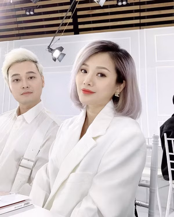 Không theo đuổi con đường nghệ thuật nhưng nhan sắc, cuộc sống giàu có cùng gia đình hạnh phúc, mỗi khi lên sóng Thảo Ngọc đều thu hút được sự chú ý của nhiều người.