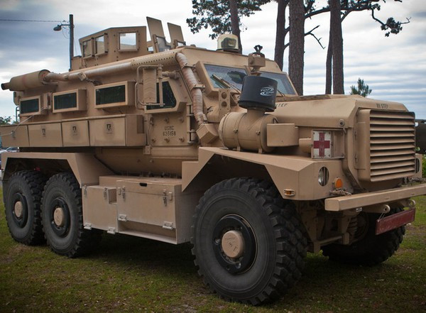 Trải qua những lần thực chiến tại Afghanistan, Iraq, xe Cougar HE đã thể hiện xuất sắc vai trò cơ động và bảo vệ sinh mạng cho người lính trên xe.