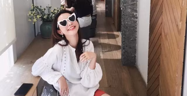 Trước đây từng có thông tin Trương Đại Dịch mang thai và dùng đứa con để gây áp lực buộc Tưởng Phàm phải ly hôn với vợ. Tuy nhiên, ngay sau đó, hotgirl thị phi đã nhiều lần phủ nhận và nhiều người đã tin vào lời nói của cô lúc đấy.