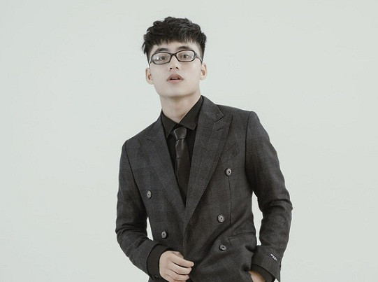 Bên cạnh đó, rất nhiều người lên tiếng phản đối về chuyện kì thị những người thuộc nhóm giới tính thứ 3. Họ cho rằng, ai cũng là con người và xứng đáng được tôn trọng.