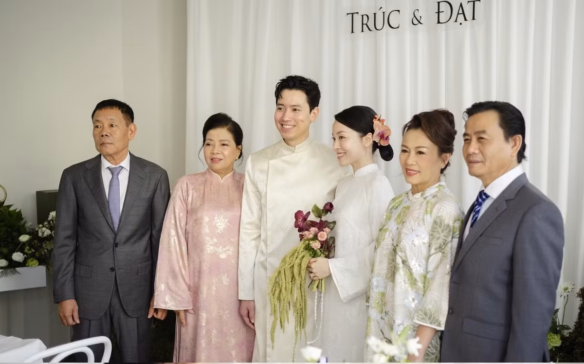 Phía dưới loạt ảnh đám hỏi của Hà Trúc và Quang Đạt, bạn bè và cư dân mạng để lại rất nhiều bình luận chúc phúc.