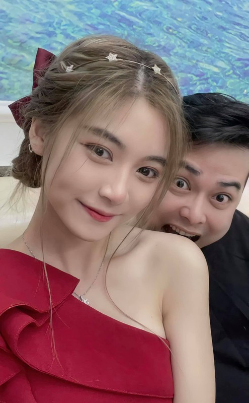 Trong suốt khoảng thời gian yêu nhau, Win.D và Bống được người hâm mộ nhận xét rất đẹp đôi, đều là trai tài và gái sắc. Tuy nhiên, vào tháng 12/2023, cặp đôi lên clip công khai việc “đường ai nấy đi” vì bất đồng quan điểm.