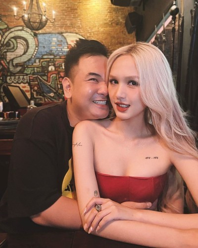 Đối diện với phản ứng của hot girl 10X, đa số mọi người đều tỏ ra hài lòng bởi sự nhẹ nhàng, tinh tế vừa đủ của cô nàng.