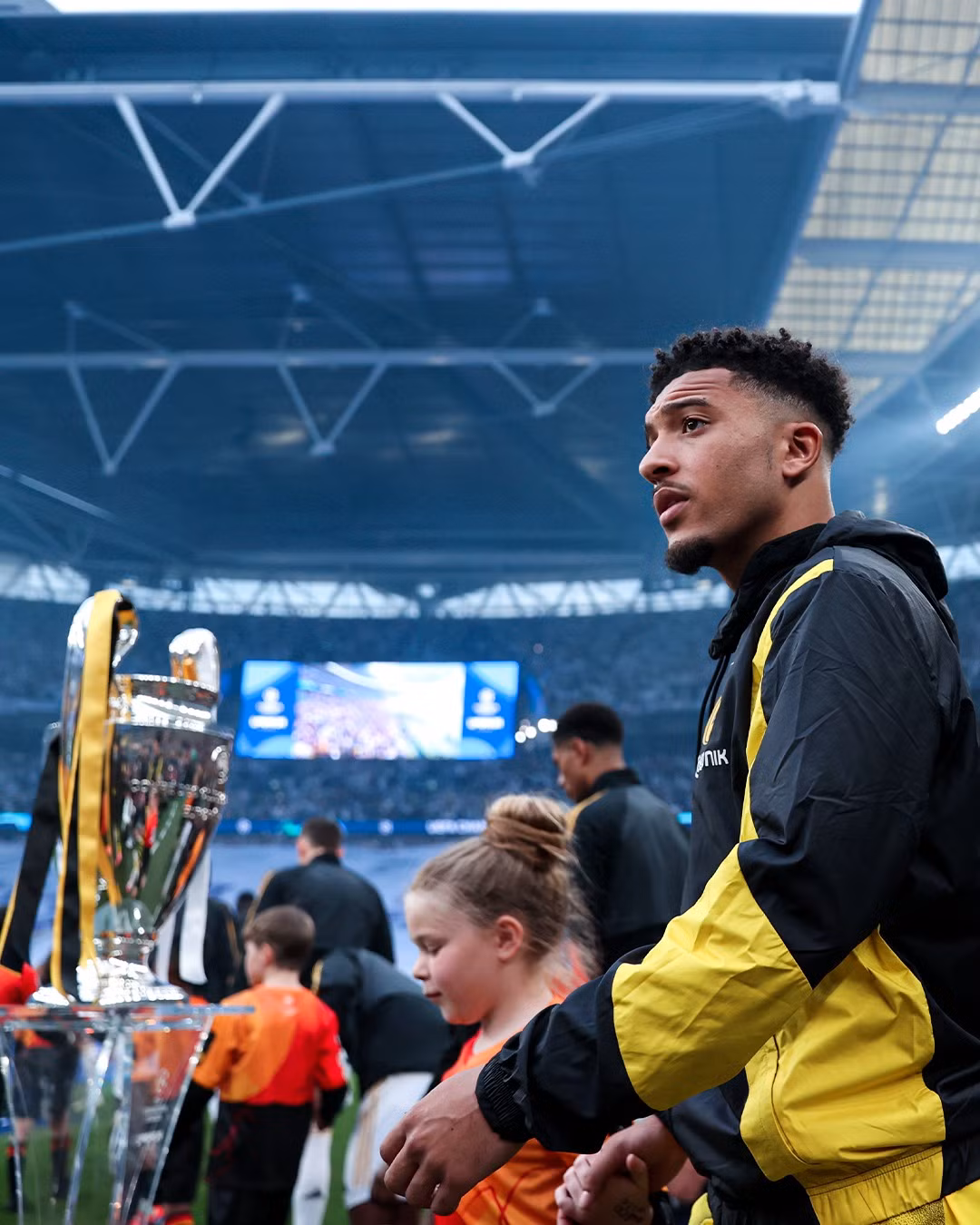 Cuộc đối đầu tại sân Wembley, Borussia Dortmund bị đánh giá yếu hơn nhiều so với Real Madrid. Nhưng họ khát khao có lại vinh quang châu Âu kể từ lần đầu vô địch năm 1997. Còn với thầy trò HLV Ancelotti nếu nâng cúp họ sẽ có lần thứ 15 nâng cao "cúp tai voi" và khẳng định mình là vua của "lục địa già".