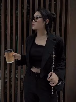 Cầu thủ Đoàn Văn Hậu và bạn gái cũ công khai hẹn hò vào tháng 4/2019, đúng ngày sinh nhật của anh chàng.