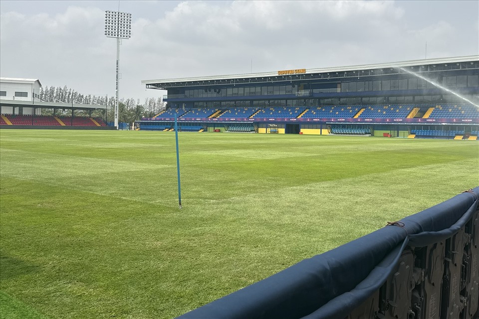 Trước ngày thi đấu giữa U22 Việt Nam và U22 Lào, mặt cỏ sân đấu Prince có chất lượng rất tốt. Ảnh: Cambodia 2023