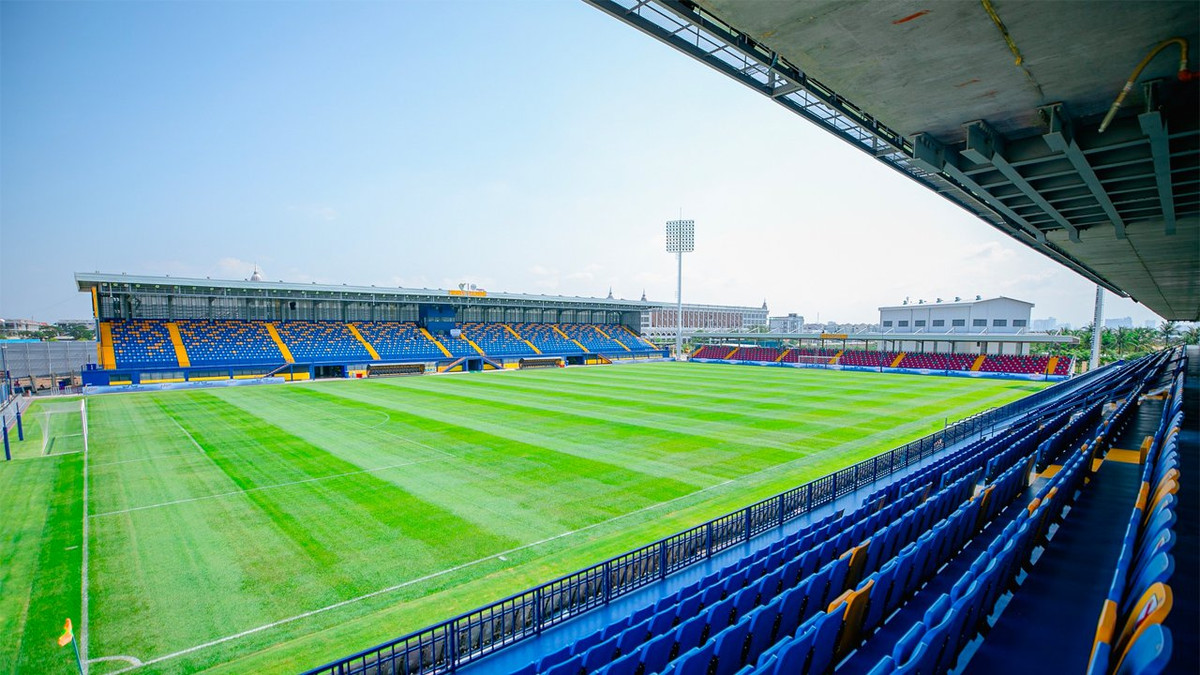 SVĐ Prince góc nhìn từ khán đài.