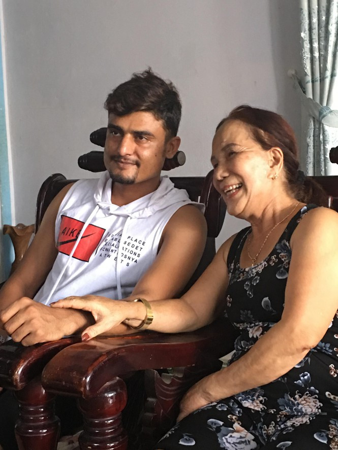 Trước khi rộ thông tin lục đục tình cảm khiến chồng trẻ phải bỏ đi, cô dâu 65 tuổi cho biết bản thân chuẩn bị sang Pakistan ra mắt bố mẹ chồng để chứng minh mối quan hệ của cả hai là nghiêm túc, được gia đình nhà chồng ủng hộ hết lòng.