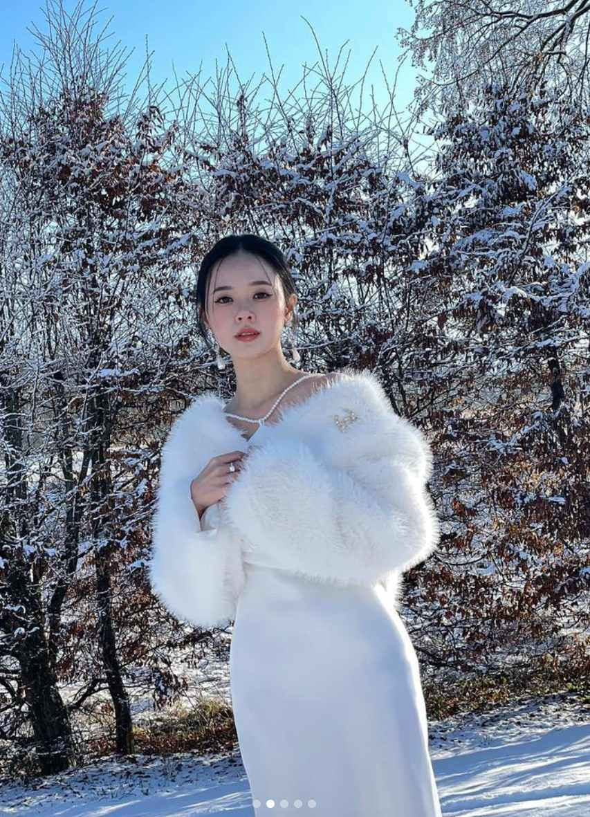 Qua thời gian, Midu đã chứng minh cho công chúng thấy hình ảnh một “phú bà” không phải chỉ sở hữu nhan sắc mà còn tài giỏi, bên cạnh đó, gu thời trang đơn giản nhưng hợp hoàn cảnh, lúc kín đáo nhẹ nhàng khi lại quyến rũ, gợi cảm cũng là điều khiến cô ghi thêm điểm trong mắt dân tình.