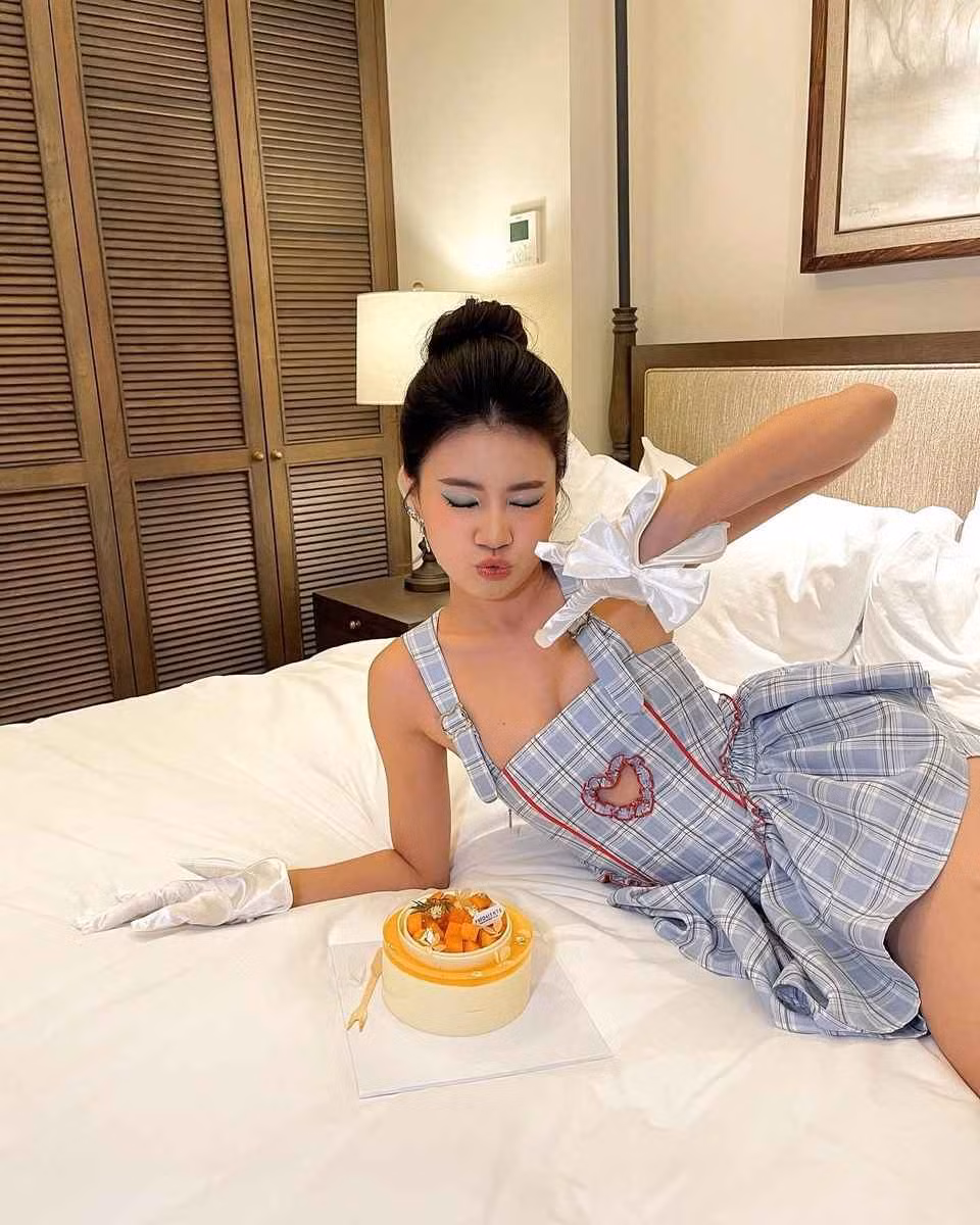 So với hình tượng Pháo hồi 17 tuổi trên sân khấu King of Rap 2020, Pháo hiện tại chững chạc và trưởng thành hơn.