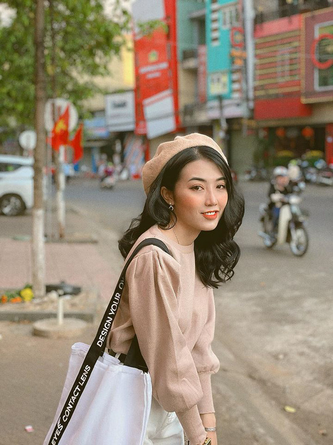 Một vài hình ảnh xinh đẹp của Ánh Tuyết trước khi gặp sự cố để đời vì thói quen xấu là cắn móng tay.