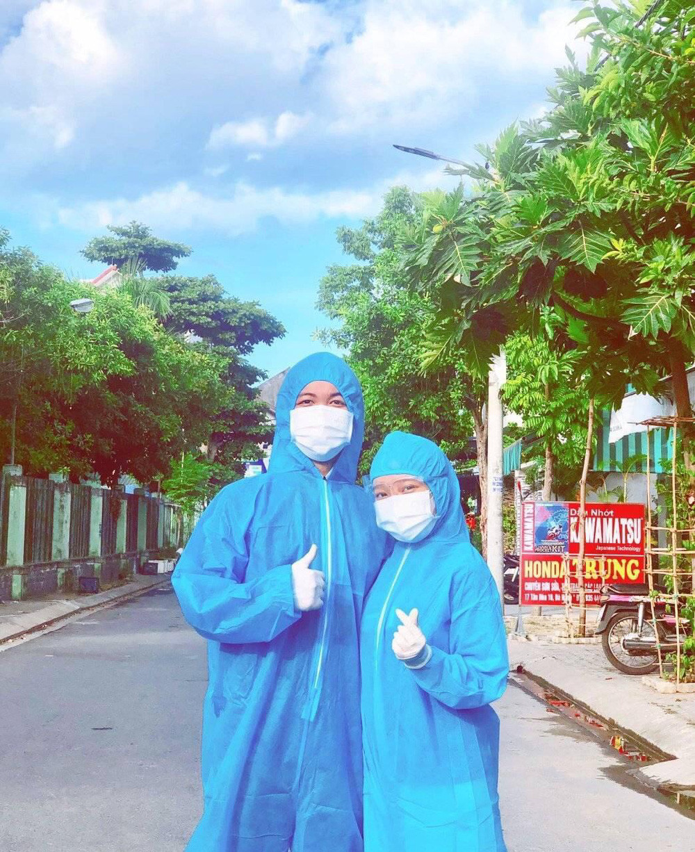 Theo tìm hiểu, dòng nhắn trên là ý tưởng của một đoàn viên thuộc Đoàn Thanh niên phường tham gia hỗ trợ Trạm y tế và Trung tâm Y tế quận Thanh Khê lấy mẫu xét nghiệm COVID-19.