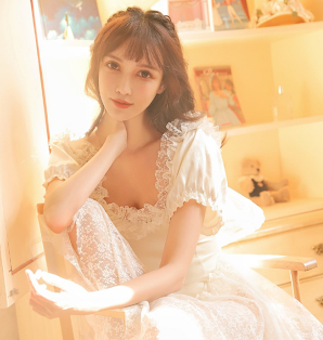 Để được đẹp “tự nhiên” mà không cần photoshop mỗi khi chụp ảnh hot girl phẫu thuật thẩm mỹ đã được mẹ chi 4 triệu NDT (hơn 13,3 tỷ VNĐ) cho 300 lần chỉnh sửa từ gọt cằm, nâng mũi, tiêm má baby...