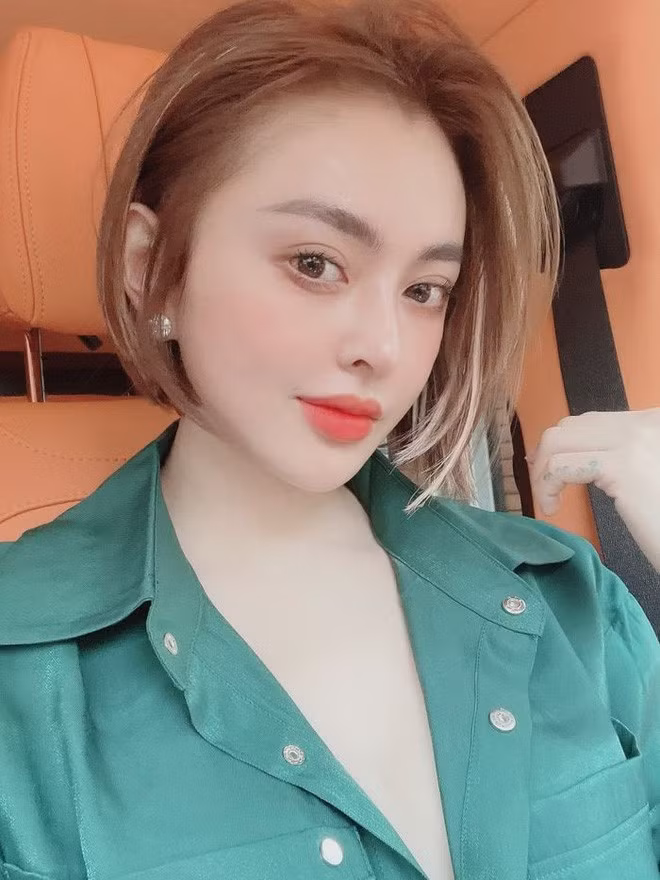 Hot girl Trang Nemo khẳng định đây không phải là số của cô và đơn hàng này cũng không phải do cô đặt. Tuy nhiên, cô vẫn nhận vì sợ ảnh hưởng đến shipper.