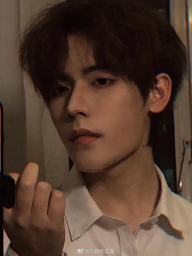 Nhiều dân mạng bày tỏ sự thất vọng, cho rằng hot boy Liu Yucheng lừa dối người hâm mộ và "sống ảo" quá mức. Tuy nhiên, vẫn có nhiều người nhận xét gương mặt anh chàng không quá khác biệt, chỉ là do công nghệ trang điểm và góc quay khiến đường nét khuôn mặt nổi bật hơn.