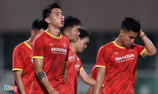 Bac si CLB Ha Noi: 'Van Hau can giam can'