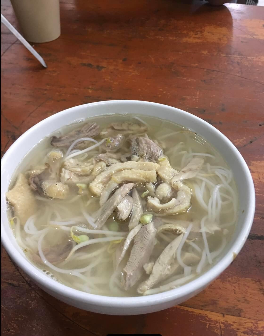 Những ai không ăn hành chắc hẳn thường xuyên bị bạn bè, hoặc người thân nói là trẻ con, hay là nũng nịu, không chịu lớn nên mới không ăn được hành.