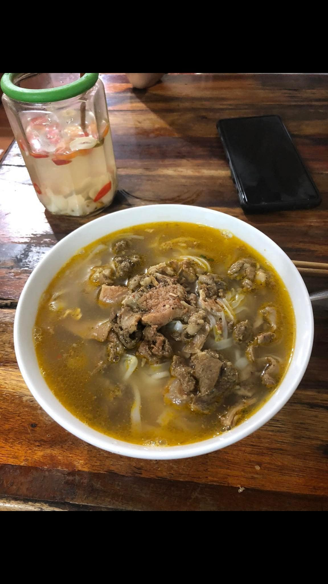 Còn với số đông còn lại thì cho rằng việc thiếu hành lá sẽ làm những món như phở, bún... thiếu đi sức sống và không đủ vị.